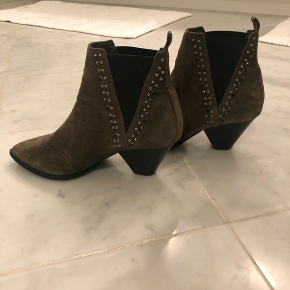 Janet + Janet Studded Ankle Boots - Picture 3 of 5